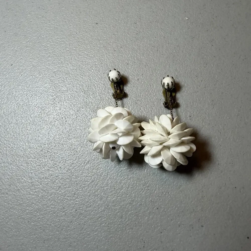 Vintage Mid-Century Clip On Earrings Dimensional White Shell Petal Cluster